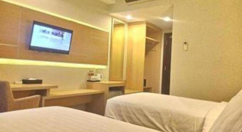 Horison Hotel Сукабуми Экстерьер фото
